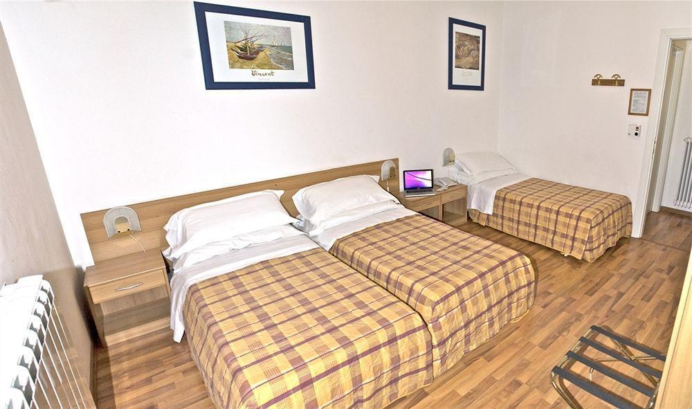 Nuovo Albergo Centro Trieszt Kültér fotó