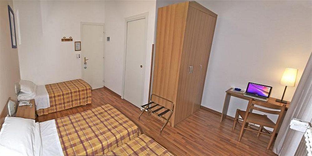 Nuovo Albergo Centro Trieszt Kültér fotó