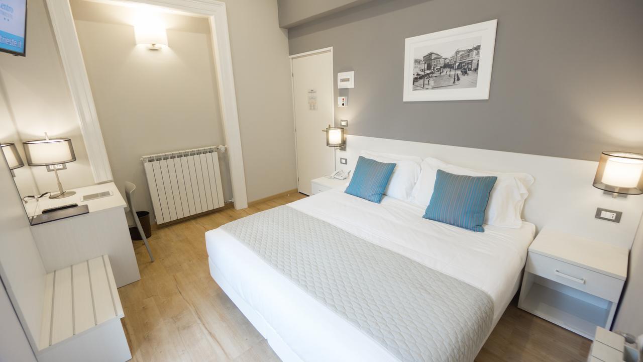 Nuovo Albergo Centro Trieszt Kültér fotó