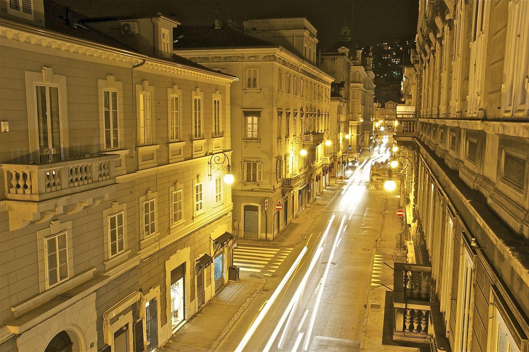 Nuovo Albergo Centro Trieszt Kültér fotó