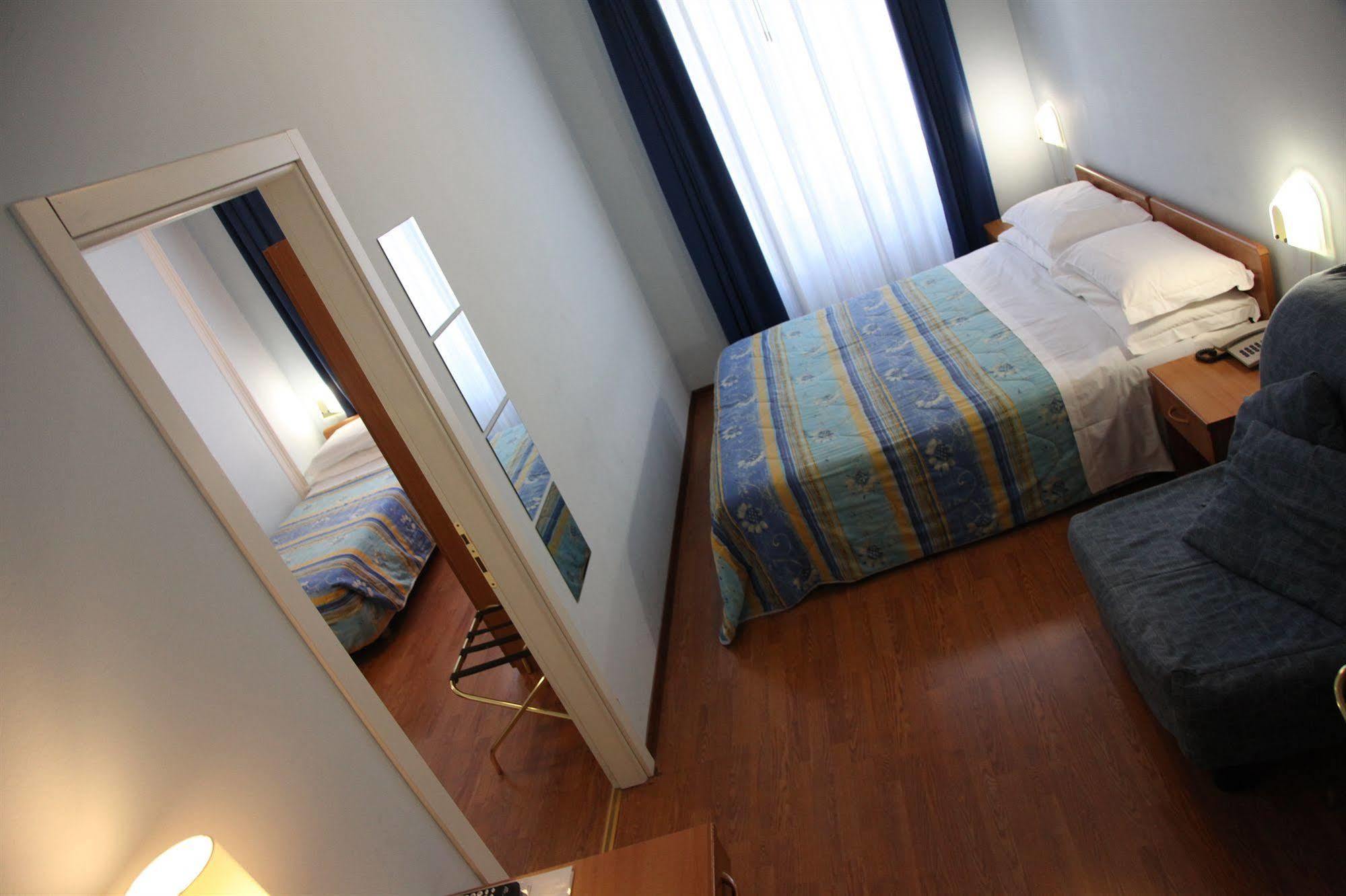 Nuovo Albergo Centro Trieszt Kültér fotó